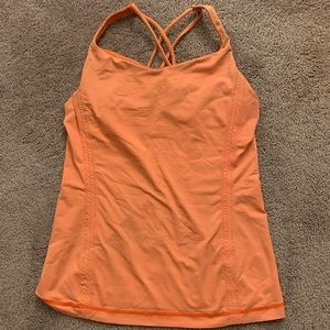 Lululemon top w/built in bra